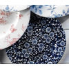 Zdobiony białymi kwiatami talerz głęboki 24,9 cm, niebiesko-granatowy | CHURCHILL, Vintage Prints