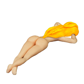 Kobieta blondynka leżąca na brzuchu, figurka z cukru, 18 cm, biały | MAGMART, 18KT B BL