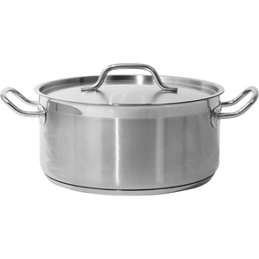 Profesjonalny garnek niski z pokrywką, o wymiarach 28x13 cm oraz pojemności 8,0 l.

Garnek YATO Professional Kitchen Equipment przeznaczony jest do profesjonalnego wykorzystania w branży gastronomicznej. Doskonale nadaje się do przygotowywania wszelkiego rodzaju potraw.

Wykonany jest z wysokiej jakości stali nierdzewnej 21/0, opracowanej specjalnie do użytku w gastronomii. Najważniejszą zaletą garnków wykonanych z tego rodzaju stali jest przewodzenie ciepła aż o 30% większe w porównaniu ze standardowymi garnkami wykonanymi ze stali 304. Charakteryzuje je również podwyższona odporność na uszkodzenia mechaniczne oraz działanie kwasów organicznych i detergentów. Właśnie dlatego, nadają się do mycia w zmywarkach, oraz są odporne na intensywne szorowanie powierzchni. 

Co ważne, garnki wykonane ze stali typu 21/0 nie zawierają szkodliwych dla zdrowia ludzkiego manganu i niklu.
Specjalna konstrukcja dna kapsułowego rozprowadza ciepło równomiernie po całej powierzchni spodu, co zwiększa stopień wykorzystania ciepła i efektywność gotowania. Przekłada się to bezpośrednio na ich jakość oraz komfort pracy kucharza. Takie rozwiązanie zmniejsza również ryzyko przypalenia potraw. 

Wkładka ferromagnetyczna w dnie pozwala na stosowanie garnków YATO na każdym rodzaju kuchenek, takich jak:
- elektryczna
- indukcyjna
- gazowa
- ceramiczna 

Boczne ściany garnka i pokrywka są wykonane z grubej stali, utrzymującej temperaturę dłużej niż standardowe naczynia ze stali typu 304. 

W garnkach YATO zastosowano wyjątkowo masywne i nienagrzewające się, solidnie zamocowane uchwyty. Gwarantuje to bezpieczeństwo i wieloletnią trwałość użytkowania.
Przeznaczony do profesjonalnego wykorzystania w branży gastronomicznej. Doskonale nadaje się do gotowania wszelkiego rodzaju potraw.

 | YG-00042, Garnek niski z pokrywką ze stali nierdzewnej 28x13 cm 8 l