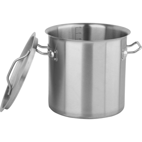 Profesjonalny garnek wysoki z pokrywką o wymiarach 25x25 cm oraz pojemności 12l.
Garnek YATO Professional Kitchen Equipment przeznaczony jest do profesjonalnego wykorzystania w branży gastronomicznej. Doskonale nadaje się do przygotowywania wszelkiego rodzaju potraw.
Wykonany jest z wysokiej jakości stali nierdzewnej 201 do użytku w gastronomii.
Specjalna konstrukcja dna kapsułowego rozprowadza ciepło równomiernie po całej powierzchni spodu, co zwiększa stopień wykorzystania ciepła i efektywność gotowania. Przekłada się to bezpośrednio na ich jakość oraz komfort pracy kucharza. Takie rozwiązanie zmniejsza również ryzyko przypalenia potraw.
Wkładka ferromagnetyczna w dnie pozwala na stosowanie garnków YATO na każdym rodzaju kuchenek, takich jak:
• elektryczna
• indukcyjna
• gazowa
• ceramiczna
W garnkach YATO zastosowano wyjątkowo masywne i nienagrzewające się, solidnie zamocowane uchwyty. Gwarantuje to bezpieczeństwo i wieloletnią trwałość użytkowania.
 | YG-00012, Garnek wysoki z pokrywką 25x25 cm 12 l
