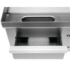 Płyta grillowa o mocy 2,0kW marki YATO YG-04584.
Płaska stalowa pływa grillowa o wymiarach 365x380mm i grubości 6mm doskonale przewodzi ciepło. Dzięki temu idealnie nadaje się do smażenia jajek, kiełbasek, bekonu, mięs, opiekania tostów, tortili czy warzyw.
Grzałka o mocy 2,0kW posiada sterowanie za pomocą potencjometru z regulacją temperatury pracy w zakresie 50~300ºC, który umieszczony jest na panelu frontowym. Natomiast z tyłu urządzenia umieszczony jest bryzgoszczelny wyłącznik, który umożliwia wyłączenie grilla, bez konieczności odłączania przewodu zasilającego z sieci. Urządzenie zasilane jest prądem 230V~50Hz. Wbudowany bezpiecznik zapobiega przed przegrzaniem się grilla.
Grill o wymiarach 365x460x220mm waży 13,5kg, klasa ochrony IPX3. Jego obudowa wykonana jest z wysokiej jakości stali nierdzewnej. Dzięki temu grill jest szybki w czyszczeniu i utrzymaniu w czystości. Dodatkowo z przodu płyty grzejnej jest rynienka na tłuszcz i wszelkiego rodzaju odpadki po grillowaniu. Natomiast specjalny otwór spadowy umożliwia zgarnięcie zabrudzeń do dolnej szufladki, którą można łatwo wyciągnąć do mycia.
Dodatkowo boczne oraz tylna ścianka posiadają rant ochronny o wysokości 60mm, który zabezpiecza przygotwywane potrawy przed wypadnięciem oraz chroni przed pryskaniem tłuszczu. Pod spodem urządzenia są cztery nóżki anty-poślizgowe, zapewniające stabilną pozycję na blacie.
 | YG-04584, Elektryczna płyta grillowa gładka 360 mm