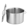 Profesjonalny garnek niski z pokrywką, o wymiarach 38x24 cm oraz pojemności 27l.
Garnek YATO Professional Kitchen Equipment przeznaczony jest do profesjonalnego wykorzystania w branży gastronomicznej. Doskonale nadaje się do przygotowywania wszelkiego rodzaju potraw.
Wykonany jest z wysokiej jakości stali nierdzewnej 201 do użytku w gastronomii.
Specjalna konstrukcja dna kapsułowego rozprowadza ciepło równomiernie po całej powierzchni spodu, co zwiększa stopień wykorzystania ciepła i efektywność gotowania. Przekłada się to bezpośrednio na ich jakość oraz komfort pracy kucharza. Takie rozwiązanie zmniejsza również ryzyko przypalenia potraw.
Wkładka ferromagnetyczna w dnie pozwala na stosowanie garnków YATO na każdym rodzaju kuchenek, takich jak:
• elektryczna
• indukcyjna
• gazowa
• ceramiczna

W garnkach YATO zastosowano wyjątkowo masywne i nienagrzewające się, solidnie zamocowane uchwyty. Gwarantuje to bezpieczeństwo i wieloletnią trwałość użytkowania.
 | YG-00050, Garnek niski z pokrywką 38x24 cm 27 l