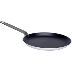 PATELNIA ALUMINIOWA YATO DO NALEŚNIKÓW Z POWŁOKĄ PTFE O ŚREDNICY 260MM
• Patelnia do naleśników marki YATO o średnicy 260mm i głębokości 20mm wykonana jest z odlewanego aluminium o grubości 4mm. Dzięki temu ciepło rozprowadzane jest szybko i równomiernie na całej powierzchni roboczej. Ma to szczególne znaczenie podczas smażenia, ponieważ potrawy są równo podpieczone bez względu na ich położenie.
• Patelnia marki YATO pokryta jest oryginalnym trójwarstwowym systemem powłok PTFE, który odznacza się najlepszymi dostępnymi na rynku parametrami. 
• Trójwarstwowa powłoka PTFE zapobiega przywieraniu potraw do powierzchni patelni. Umożliwia to smażenie przy użyciu minimalnej ilości tłuszczu. Ponadto przystosowana jest do pracy w temperaturze sięgającej aż 250°C umożliwiając smażenie, czy grillowanie bez obaw o uszkodzenie patelni. 
• Najważniejszą zaletą powłoki PTFE jest wysoka odporność na ścieranie i zadrapanie. Możliwe jest stosowanie metalowych przyborów kuchennych, co wyróżnia patelnie YATO spośród innych patelni dostępnych na rynku. 
• Istotną zaletą powłoki PTFE jest także łatwe i szybkie czyszczenie i łatwe utrzymanie patelni w czystości. 
• Rękojeść wykonana jest ze stali epoksydowanej, która jest połączona z częścią roboczą za pomocą 3 nitów.

 | YG-00152, Aluminiowa patelnia do naleśników z powłoką PTFE 260 mm