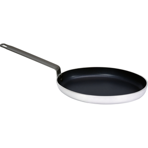 PATELNIA ALUMINIOWA YATO DO RYB Z POWŁOKĄ PTFE 400x290MM
• Patelnia do ryb marki YATO o wymiarach 400x290mm i głębokości 50mm wykonana jest z odlewanego aluminium o grubości 4mm. Dzięki temu ciepło rozprowadzane jest szybko i równomiernie na całej powierzchni roboczej. Ma to szczególne znaczenie podczas smażenia, ponieważ potrawy są równo podpieczone bez względu na ich położenie.
• Patelnia marki YATO pokryta jest oryginalnym trójwarstwowym systemem powłok PTFE, który odznacza się najlepszymi dostępnymi na rynku parametrami. 
• Trójwarstwowa powłoka PTFE zapobiega przywieraniu potraw do powierzchni patelni. Umożliwia to smażenie przy użyciu minimalnej ilości tłuszczu. Ponadto przystosowana jest do pracy w temperaturze sięgającej aż 250°C umożliwiając smażenie, czy grillowanie bez obaw o uszkodzenie patelni. 
• Najważniejszą zaletą powłoki PTFE jest wysoka odporność na ścieranie i zadrapanie. Możliwe jest stosowanie metalowych przyborów kuchennych, co wyróżnia patelnie YATO spośród innych patelni dostępnych na rynku. 
• Istotną zaletą powłoki PTFE jest także łatwe i szybkie czyszczenie i łatwe utrzymanie patelni w czystości. 
• Rękojeść wykonana jest ze stali epoksydowanej, która jest połączona z częścią roboczą za pomocą 3 nitów.

 | YG-00155, Aluminiowa patelnia do ryb z powłoką PTFE 400x290 mm