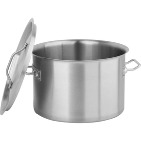 Profesjonalny garnek niski z pokrywką, o wymiarach 30x20 cm oraz pojemności 14l.
Garnek YATO Professional Kitchen Equipment przeznaczony jest do profesjonalnego wykorzystania w branży gastronomicznej. Doskonale nadaje się do przygotowywania wszelkiego rodzaju potraw.
Wykonany jest z wysokiej jakości stali nierdzewnej 201 do użytku w gastronomii.
Specjalna konstrukcja dna kapsułowego rozprowadza ciepło równomiernie po całej powierzchni spodu, co zwiększa stopień wykorzystania ciepła i efektywność gotowania. Przekłada się to bezpośrednio na ich jakość oraz komfort pracy kucharza. Takie rozwiązanie zmniejsza również ryzyko przypalenia potraw.
Wkładka ferromagnetyczna w dnie pozwala na stosowanie garnków YATO na każdym rodzaju kuchenek, takich jak:
• elektryczna
• indukcyjna
• gazowa
• ceramiczna

W garnkach YATO zastosowano wyjątkowo masywne i nienagrzewające się, solidnie zamocowane uchwyty. Gwarantuje to bezpieczeństwo i wieloletnią trwałość użytkowania.
 | YG-00047, Garnek niski z pokrywką 30x20 cm 14 l