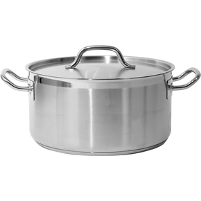 Profesjonalny garnek niski z pokrywką, o wymiarach 32x16 cm oraz pojemności 12,9 l.

Garnek YATO Professional Kitchen Equipment przeznaczony jest do profesjonalnego wykorzystania w branży gastronomicznej. Doskonale nadaje się do przygotowywania wszelkiego rodzaju potraw.

Wykonany jest z wysokiej jakości stali nierdzewnej 21/0, opracowanej specjalnie do użytku w gastronomii. Najważniejszą zaletą garnków wykonanych z tego rodzaju stali jest przewodzenie ciepła aż o 30% większe w porównaniu ze standardowymi garnkami wykonanymi ze stali 304. Charakteryzuje je również podwyższona odporność na uszkodzenia mechaniczne oraz działanie kwasów organicznych i detergentów. Właśnie dlatego, nadają się do mycia w zmywarkach, oraz są odporne na intensywne szorowanie powierzchni. 

Co ważne, garnki wykonane ze stali typu 21/0 nie zawierają szkodliwych dla zdrowia ludzkiego manganu i niklu.
Specjalna konstrukcja dna kapsułowego rozprowadza ciepło równomiernie po całej powierzchni spodu, co zwiększa stopień wykorzystania ciepła i efektywność gotowania. Przekłada się to bezpośrednio na ich jakość oraz komfort pracy kucharza. Takie rozwiązanie zmniejsza również ryzyko przypalenia potraw. 

Wkładka ferromagnetyczna w dnie pozwala na stosowanie garnków YATO na każdym rodzaju kuchenek, takich jak:
- elektryczna
- indukcyjna
- gazowa
- ceramiczna 

Boczne ściany garnka i pokrywka są wykonane z grubej stali, utrzymującej temperaturę dłużej niż standardowe naczynia ze stali typu 304. 

W garnkach YATO zastosowano wyjątkowo masywne i nienagrzewające się, solidnie zamocowane uchwyty. Gwarantuje to bezpieczeństwo i wieloletnią trwałość użytkowania.
Przeznaczony do profesjonalnego wykorzystania w branży gastronomicznej. Doskonale nadaje się do gotowania wszelkiego rodzaju potraw.

 | YG-00043, Garnek niski z pokrywką ze stali nierdzewnej 32x16 cm 12,9 l