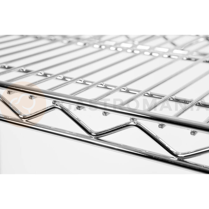 Półka regału o wymiarze 457 x 1520 mm ze stali chromowanej.
Półka Yato przeznaczona do ażurowego regału, doskonale sprawdzającego się w kuchniach, magazynach, sklepach, warsztatach. Wzmocnienie sprawia, że nośność każdej półki wynosi aż 200 kg, a całego regału - 800 kg. Chromowana powierzchnia gwarantuje ochronę przed korozją i uszkodzeniami eksploatacyjnymi, a druciana konstrukcja zapewnia produktom idealną wentylację.
• wysokość półek można swobodnie regulować na słupkach
• półka jest sprzedawana w kompletach po 4 szt
• regał nadaje się do samodzielnego montażu i jest łatwy do utrzymania w czystości
• gotowy regał składa się z 4 półek i 4 słupków - zestawy półek i słupków należy zakupić osobno
• w zestawie znajdują się 4 komplety klipsów montażowych

Informacje:
• nośność: 200 kg
• szerokość: 1520 mm
• głębokość: 457 mm
• grubość drutu: 3,4 mm
• grubość rantu: 4,6 mm
• grubość wzmocnienia półki: 6,1 mm

 | YG-09053, Półka do regału ażurowego 457x1520 mm