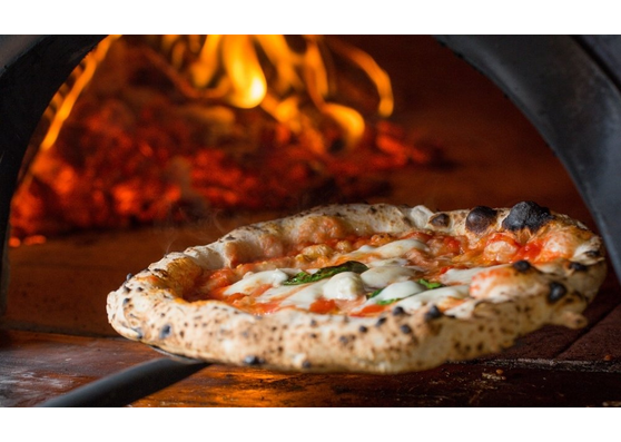 Jaki piec do pizzy wybrać? Przegląd urządzeń dla gastronomii